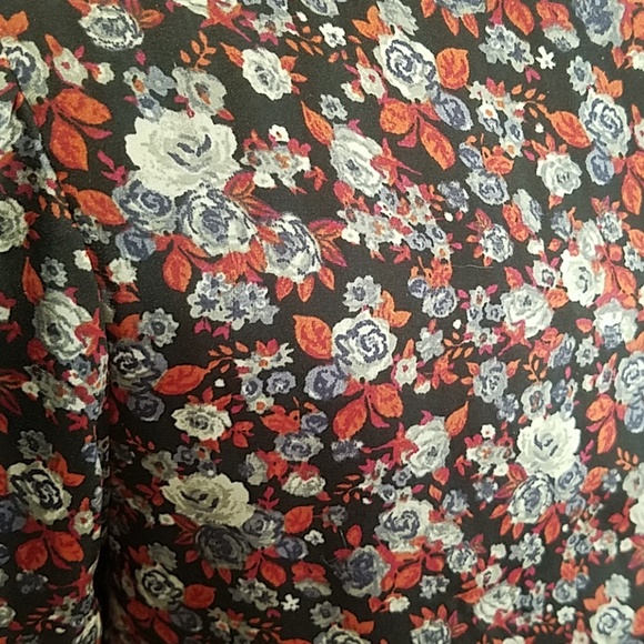 🌸LAST CHANCE! FOREVER 21 FLORAL DRESS🥀 - Picture 5 of 5